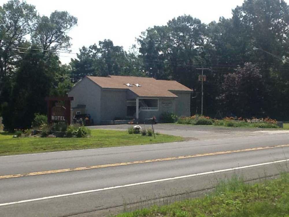 亨德里克国王汽车旅馆套房酒店 乔治湖 外观 照片